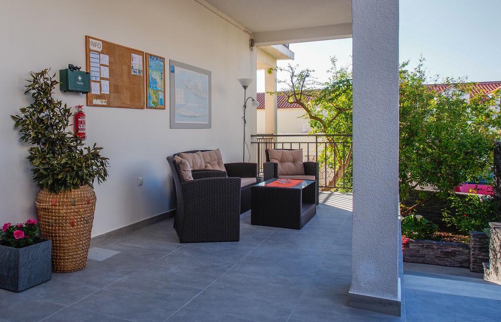 Apartments Viskovic Hvar Town Exterior photo